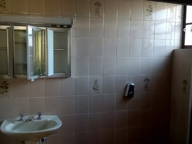 Casa com 300m² 3 quartos e 1 banheiro, à venda, no bairro Chácara Galega em Pindamonhangaba