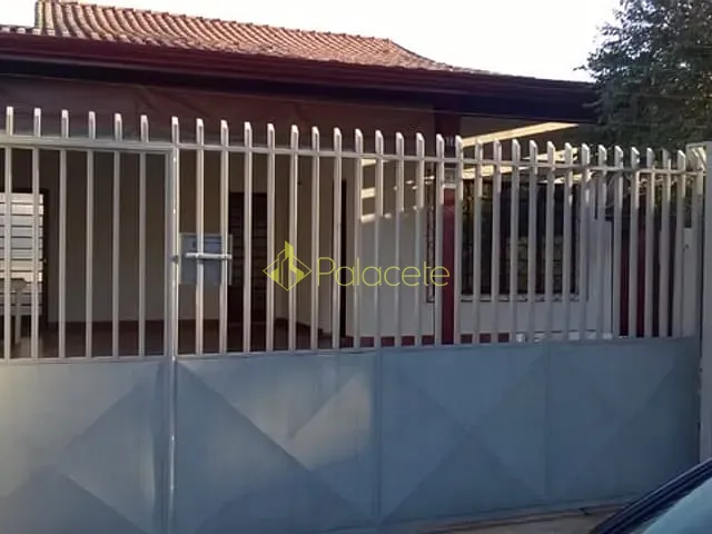 Casa com 300m² 3 quartos e 1 banheiro, à venda, no bairro Chácara Galega em Pindamonhangaba