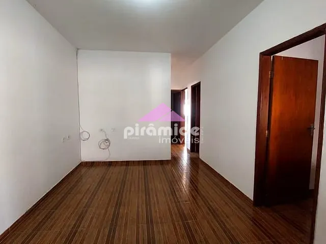 Casa com 250m² 4 quartos e 2 banheiros, à venda, no bairro Bosque dos Eucaliptos em São José dos Campos