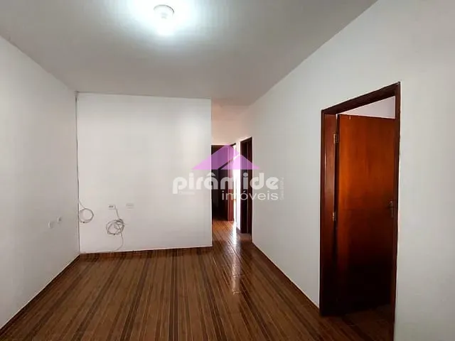 Casa com 250m² 4 quartos e 2 banheiros, à venda, no bairro Bosque dos Eucaliptos em São José dos Campos