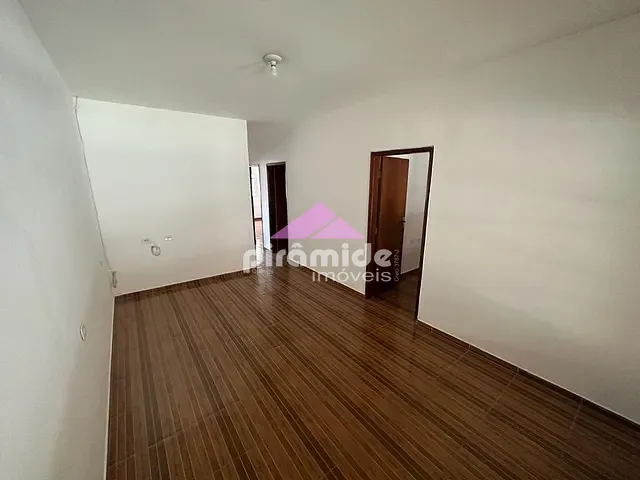 Casa com 250m² 4 quartos e 2 banheiros, à venda, no bairro Bosque dos Eucaliptos em São José dos Campos