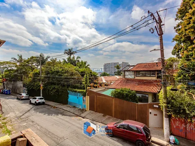 Casa com 300m² 3 quartos e 4 banheiros, à venda, no bairro Vila Pirajussara em São Paulo