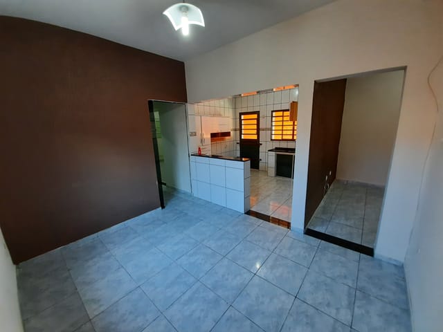 Casa com 300m² 3 quartos e 2 banheiros, à venda, no bairro Laerte Assunção em Pindamonhangaba