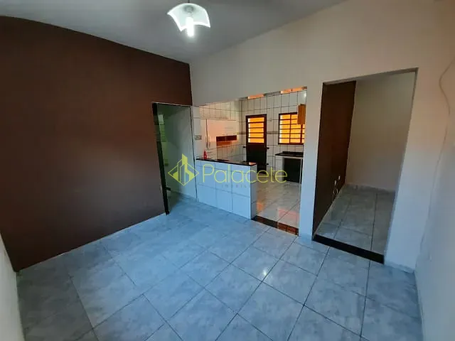 Casa com 300m² 3 quartos e 2 banheiros, à venda, no bairro Laerte Assunção em Pindamonhangaba