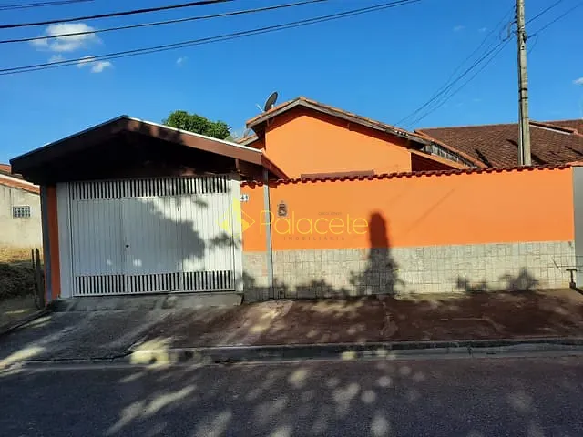 Casa com 300m² 3 quartos e 2 banheiros, à venda, no bairro Laerte Assunção em Pindamonhangaba