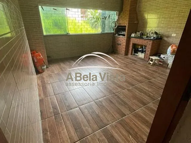 Casa com 125m² 9 quartos e 3 banheiros, à venda, no bairro Umuarama em Osasco