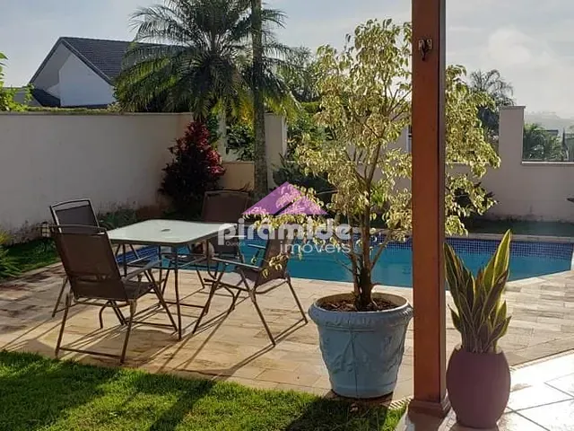 Casa com 390m² 3 quartos e 4 banheiros, à venda, no bairro Urbanova em São José dos Campos