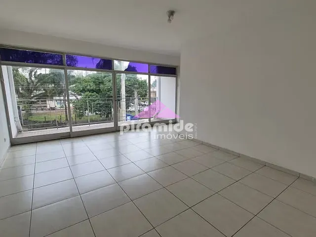 Casa com 204m² 3 quartos e 2 banheiros, à venda ou para alugar, no bairro Vila Maria em São José dos Campos