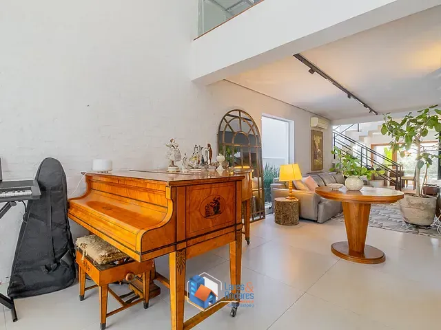 Casa com 350m² 3 quartos e 4 banheiros, à venda, no bairro Vila Ipojuca em São Paulo