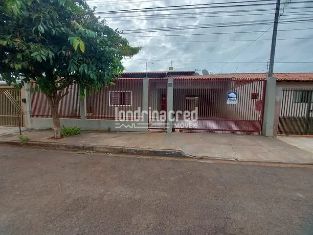 Casa com 300m² 3 quartos e 2 banheiros, à venda, no bairro Lagoa Dourada em Londrina