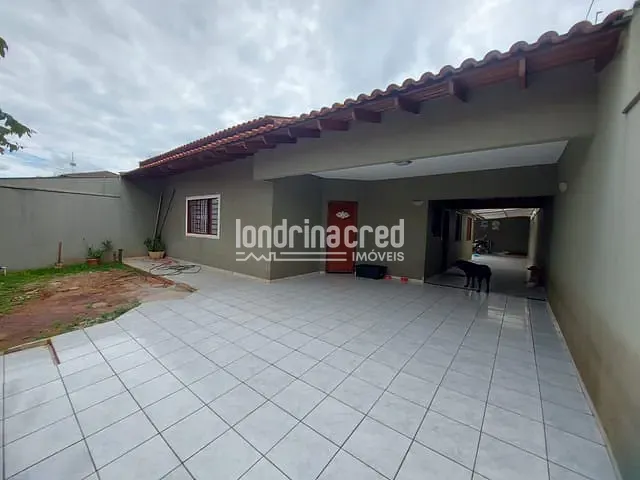 Casa com 300m² 3 quartos e 2 banheiros, à venda, no bairro Lagoa Dourada em Londrina