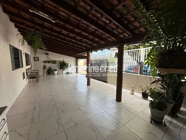 Casa com 156m² 3 quartos e 2 banheiros, à venda, no bairro Aragarça em Londrina