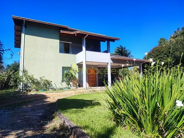 Casa com 2105m² 3 quartos e 3 banheiros, à venda, no bairro Parque Lago Azul em Pindamonhangaba