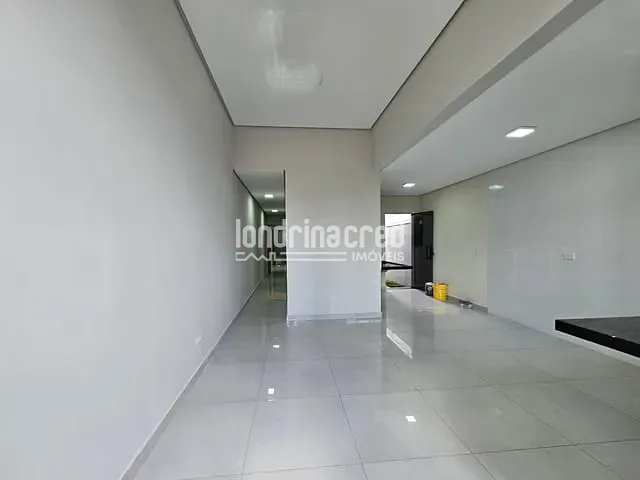 Casa com 125m² 3 quartos e 2 banheiros, à venda, no bairro Coliseu em Londrina