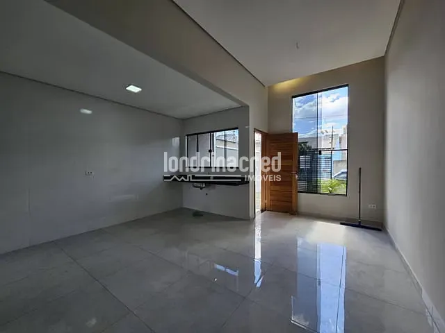 Casa com 125m² 3 quartos e 2 banheiros, à venda, no bairro Coliseu em Londrina
