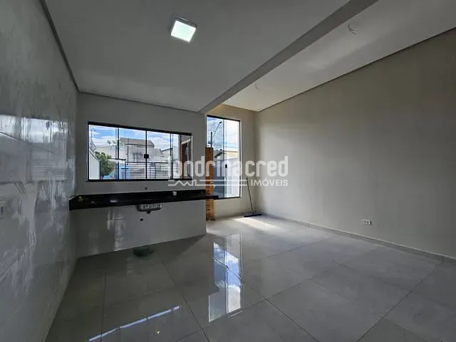 Casa com 125m² 3 quartos e 2 banheiros, à venda, no bairro Coliseu em Londrina