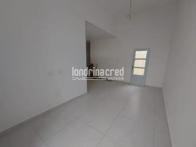 Casa com 125m² 2 quartos e 3 banheiros, à venda, no bairro Colinas em Londrina