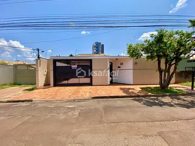 Casa com 514m² 3 quartos e 1 banheiro, à venda, no bairro Carandá Bosque em Campo Grande