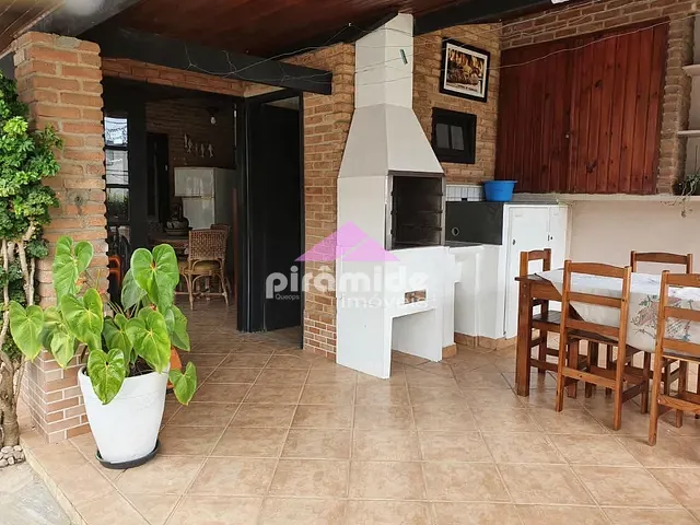 Casa com 470m² 6 quartos e 6 banheiros, à venda, no bairro Praia das Palmeiras em Caraguatatuba