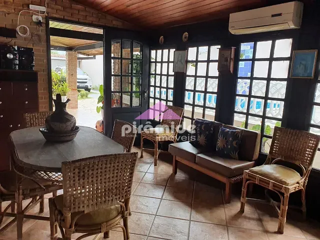 Casa com 470m² 6 quartos e 6 banheiros, à venda, no bairro Praia das Palmeiras em Caraguatatuba