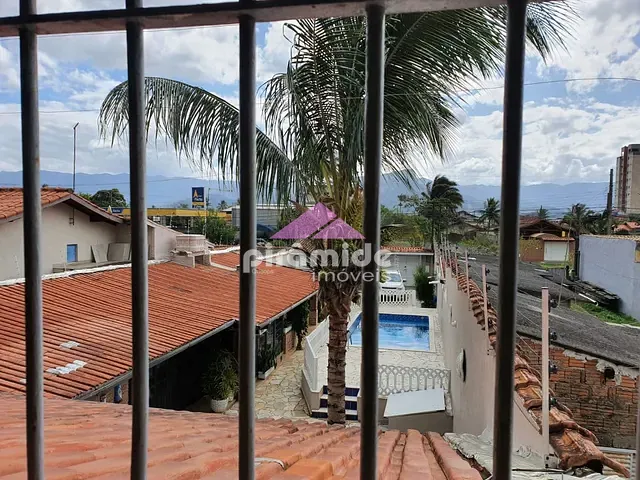 Casa com 470m² 6 quartos e 6 banheiros, à venda, no bairro Praia das Palmeiras em Caraguatatuba