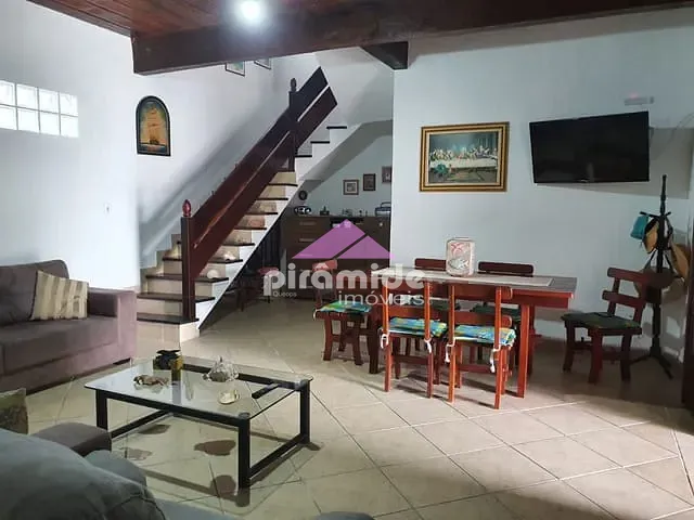 Casa com 470m² 6 quartos e 6 banheiros, à venda, no bairro Praia das Palmeiras em Caraguatatuba