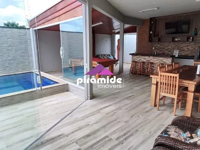 Casa com 300m² 3 quartos e 4 banheiros, à venda, no bairro Condomínio Terras do Vale em Caçapava