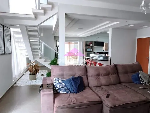 Casa com 300m² 3 quartos e 4 banheiros, à venda, no bairro Condomínio Terras do Vale em Caçapava