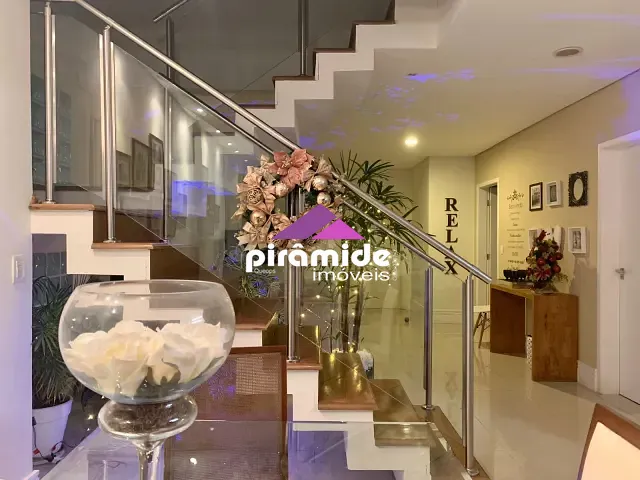 Casa com 331m² 3 quartos e 5 banheiros, à venda, no bairro Urbanova V em São José dos Campos