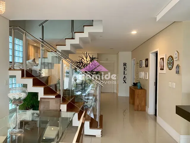 Casa com 331m² 3 quartos e 5 banheiros, à venda, no bairro Urbanova V em São José dos Campos