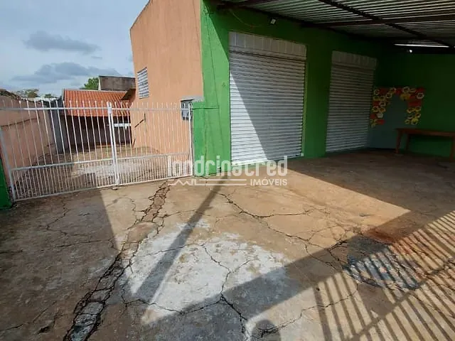 Casa com 263m² 1 quarto e 1 banheiro, à venda, no bairro Oriente em Londrina