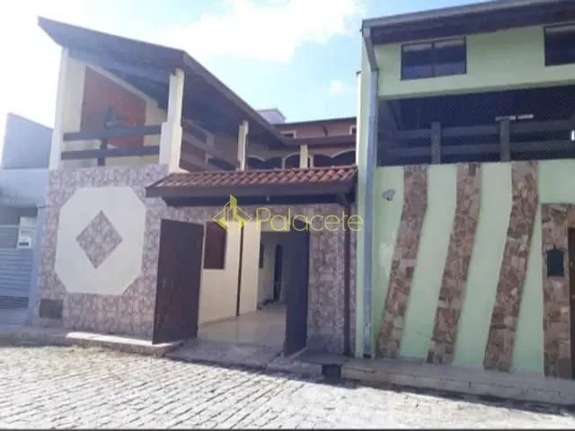 Casa 5 quartos e 2 banheiros, à venda, no bairro Piracangaguá em Taubaté
