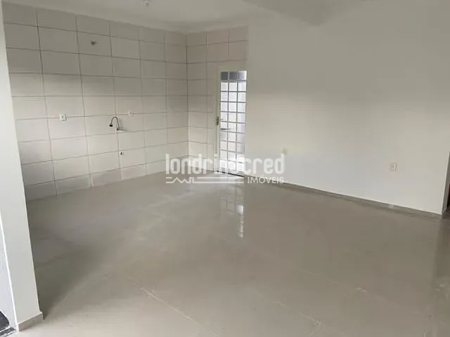 Casa com 150m², à venda, no bairro Jardim Acapulco em Londrina