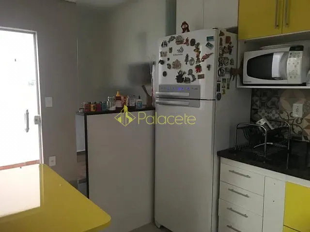 Casa 2 quartos e 1 banheiro, à venda, no bairro Jardim Continental em Taubaté