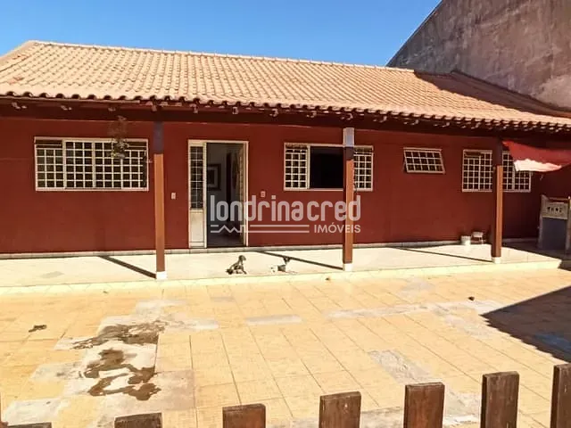 Casa com 442m² 4 quartos e 3 banheiros, à venda, no bairro Vila Brasil em Londrina