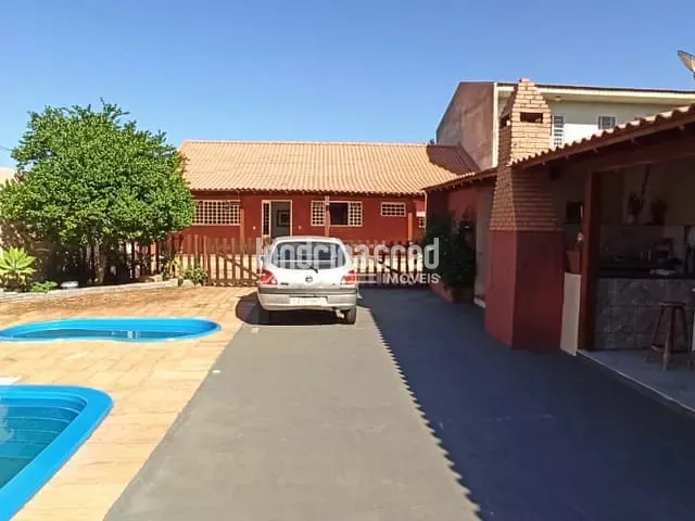Casa com 442m² 4 quartos e 3 banheiros, à venda, no bairro Vila Brasil em Londrina