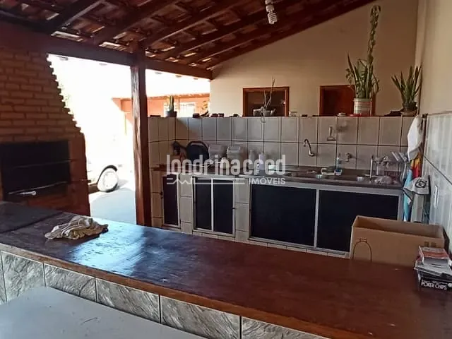 Casa com 442m² 4 quartos e 3 banheiros, à venda, no bairro Vila Brasil em Londrina