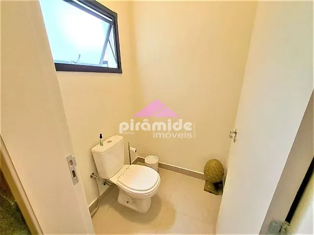 Casa com 300m² 4 quartos e 5 banheiros, à venda, no bairro Floresta em São José dos Campos