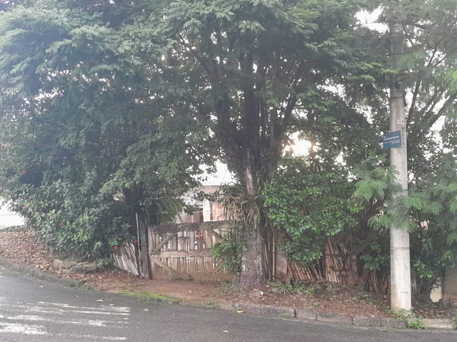 Casa com 307m² 2 quartos e 1 banheiro, à venda, no bairro Jardim Princesa em Pindamonhangaba
