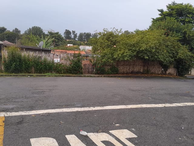 Casa com 307m² 2 quartos e 1 banheiro, à venda, no bairro Jardim Princesa em Pindamonhangaba