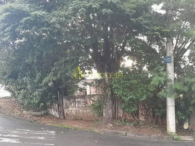 Casa com 307m² 2 quartos e 1 banheiro, à venda, no bairro Jardim Princesa em Pindamonhangaba