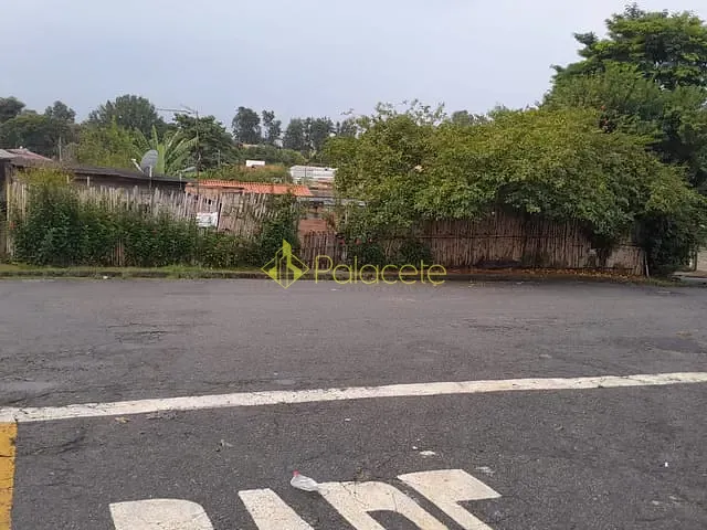 Casa com 307m² 2 quartos e 1 banheiro, à venda, no bairro Jardim Princesa em Pindamonhangaba