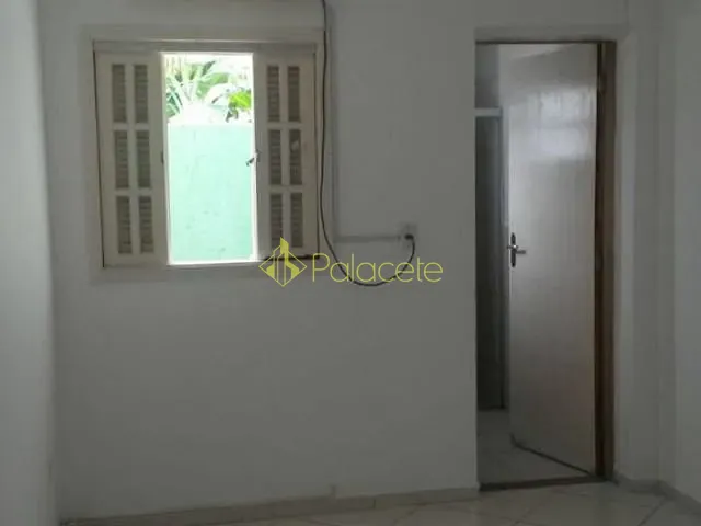 Casa 2 quartos e 1 banheiro, à venda, no bairro Loteamento Residencial Andrade em Pindamonhangaba