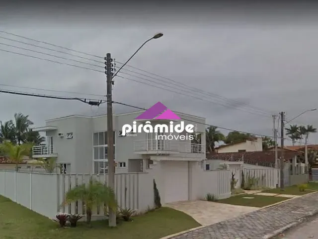 Casa com 1000m² 5 quartos e 6 banheiros, à venda, no bairro Praia das Palmeiras em Caraguatatuba