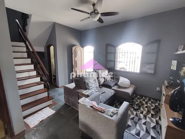 Casa com 220m² 3 quartos e 3 banheiros, à venda, no bairro Caputera em Caraguatatuba