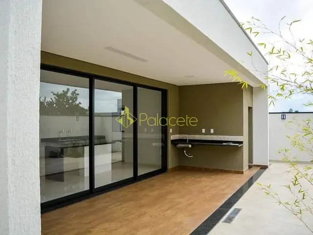 Casa com 245m² 4 quartos e 3 banheiros, à venda, no bairro Jardim Baronesa em Taubaté