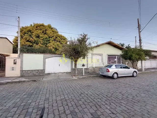 Casa com 518m² 4 quartos e 3 banheiros, à venda, no bairro Centro em Pindamonhangaba