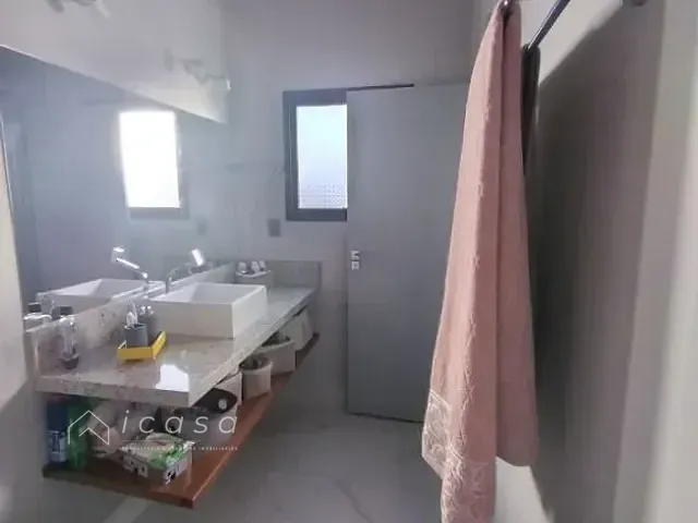 Casa com 253m² 3 quartos e 3 banheiros, à venda, no bairro Village das Flores em Caçapava
