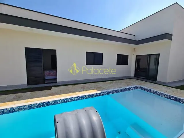 Casa com 435m² 3 quartos e 4 banheiros, à venda, no bairro Mombaça em Pindamonhangaba