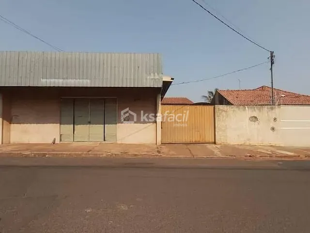 Casa com 360m² 2 quartos e 1 banheiro, à venda, no bairro Jardim Colibrí em Campo Grande